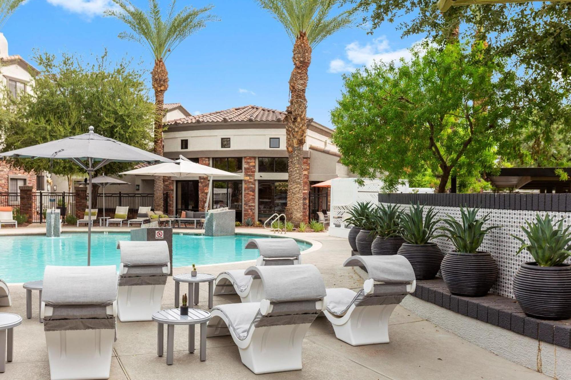 Cozysuites Glendale By The Stadium W Pool! 11 Exterior photo