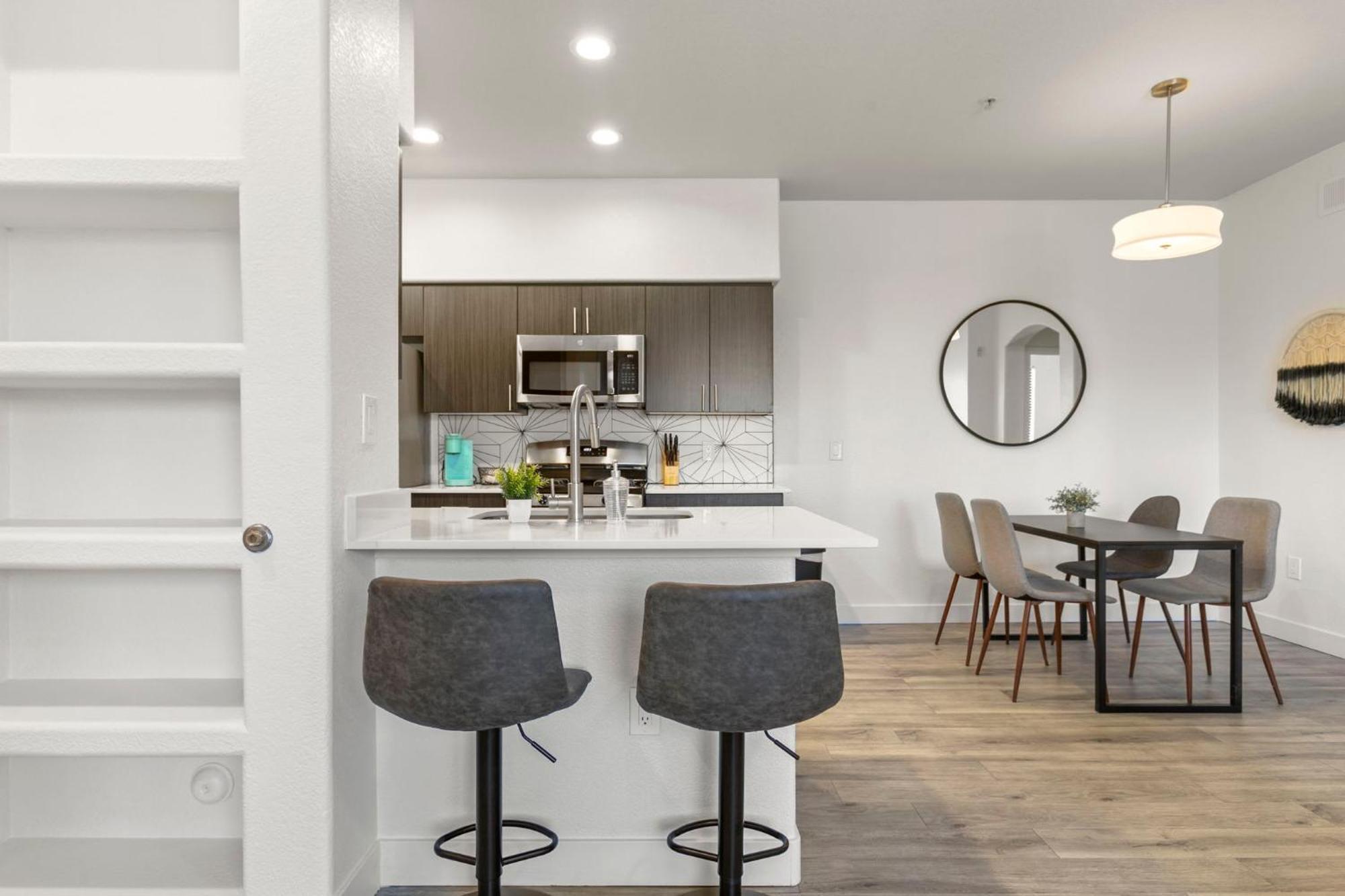 Cozysuites Glendale By The Stadium W Pool! 11 Exterior photo